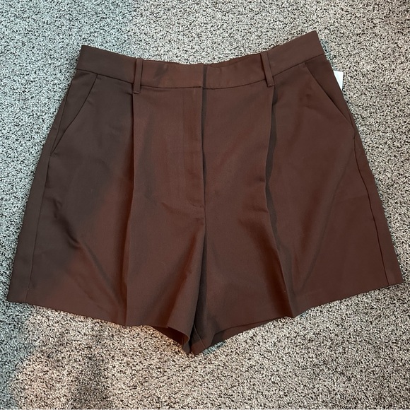 Abercrombie & Fitch Ultra High Rise Tailored Short - Picture 2 of 4